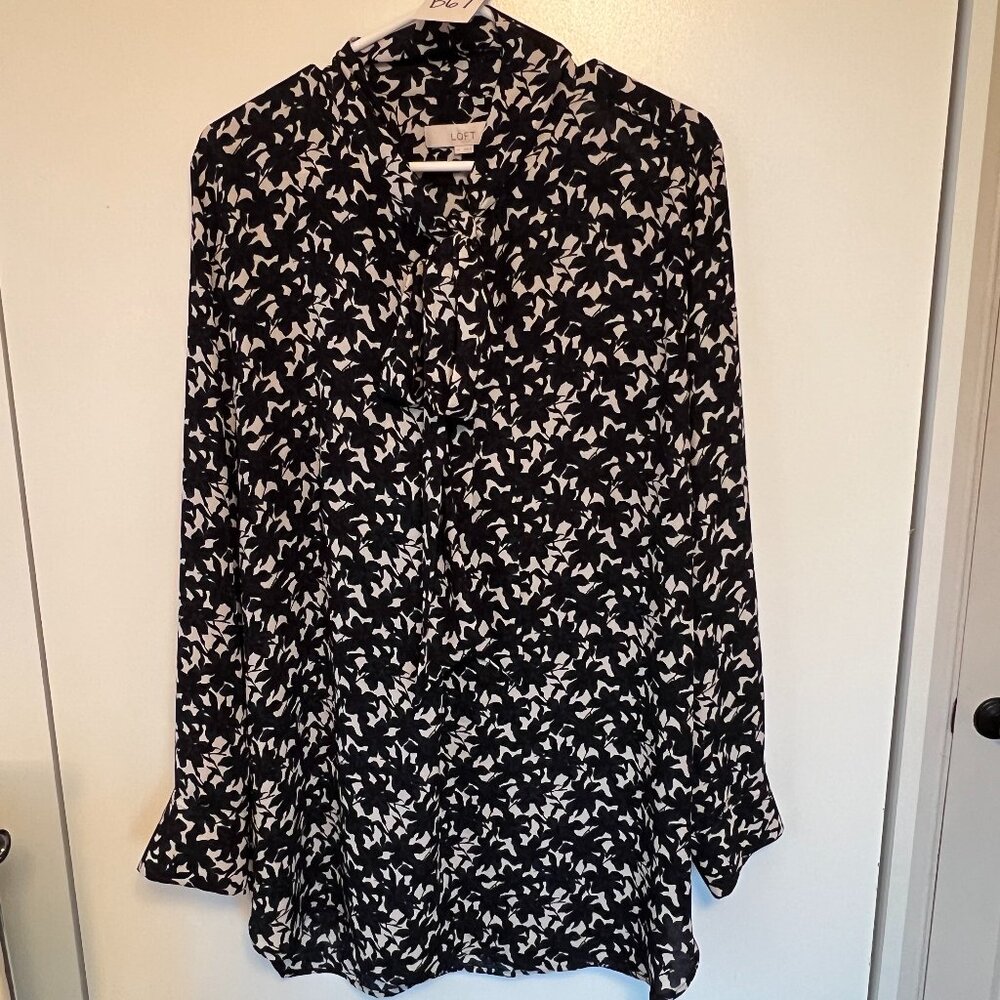 LOFT Long Sleeve Blouse with Bow Tie; Size XL